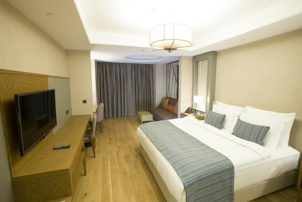Ramada Hotel & Suites Adana Luaran gambar